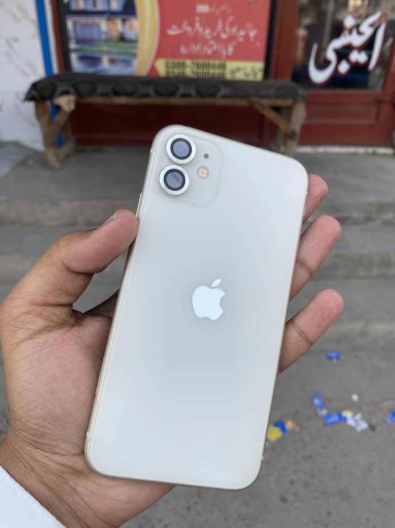 Apple iPhone 11 0