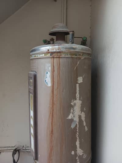 gas gyzer good condition