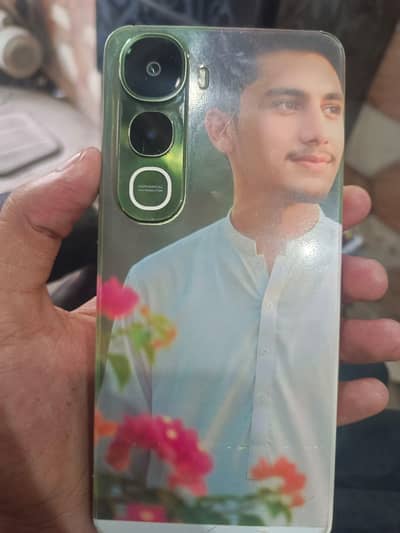 Vivo Y400 all ok dabba charger har ek chij hai only 3 month Chala hai