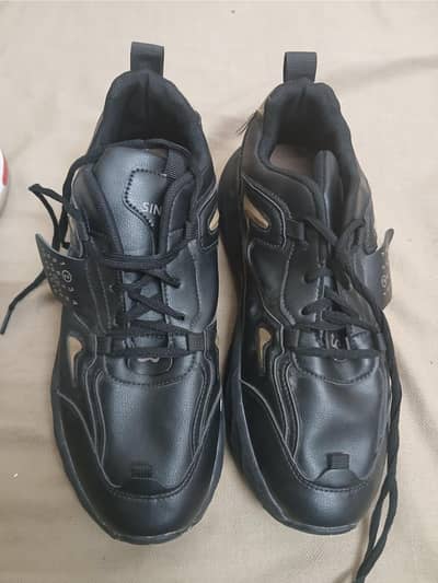 preloved imported sports shoes, jogars,snakers