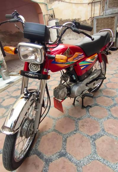 Honda CD 70 bike for sale contact number my WhatsApp 03,28,72,46,462