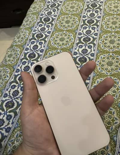 Apple iPhone 16 Pro Max