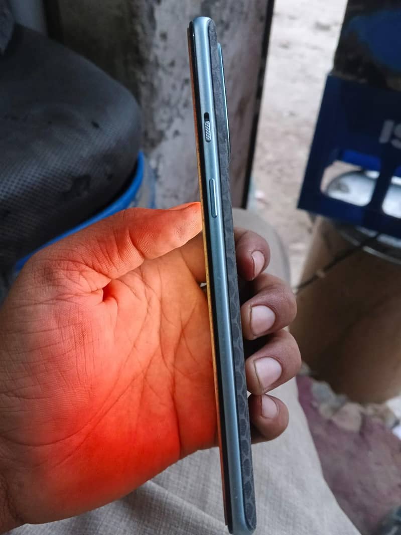 One Plus 9R 5