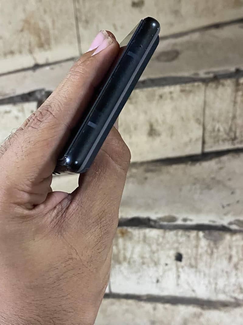Google Pixel 6 4