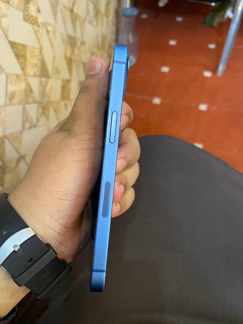 Apple iPhone 13 3