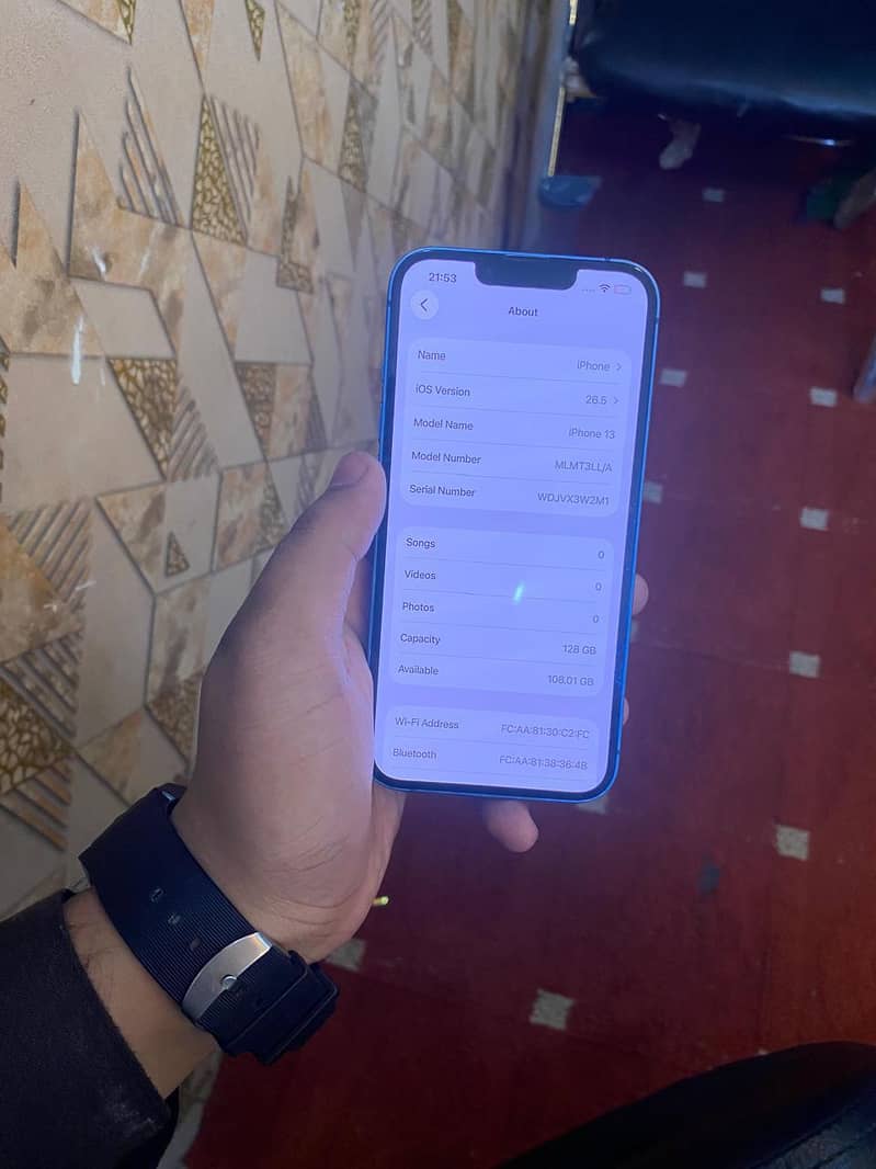 Apple iPhone 13 7