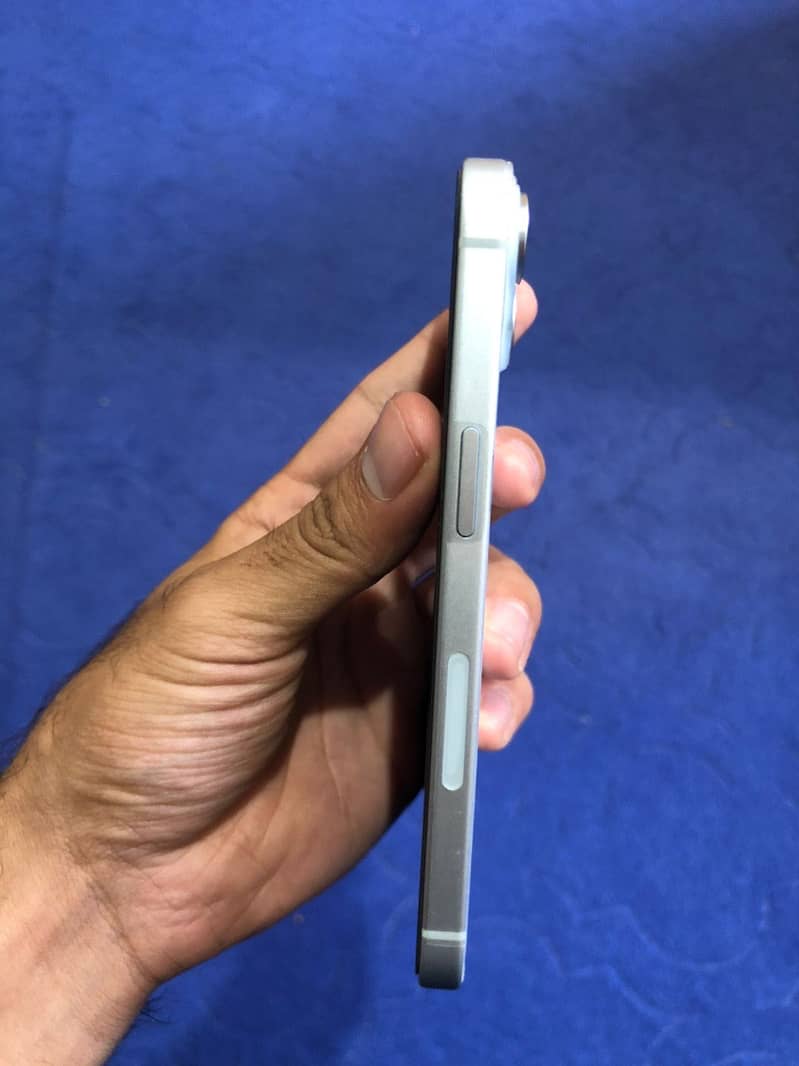 Apple iPhone 15 5