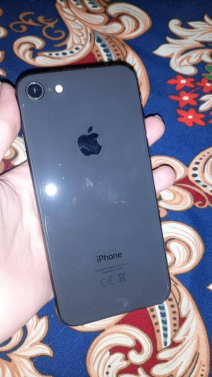Apple iPhone 8 Plus 0