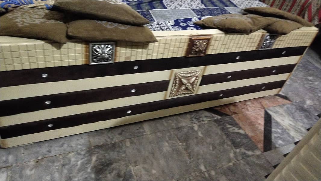 Bed +side table+ dressing table 1