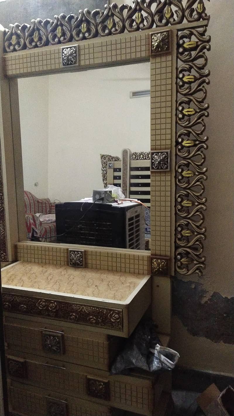 Bed +side table+ dressing table 3