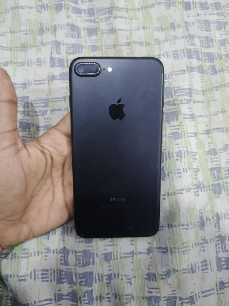 Apple iPhone 7 Plus 1