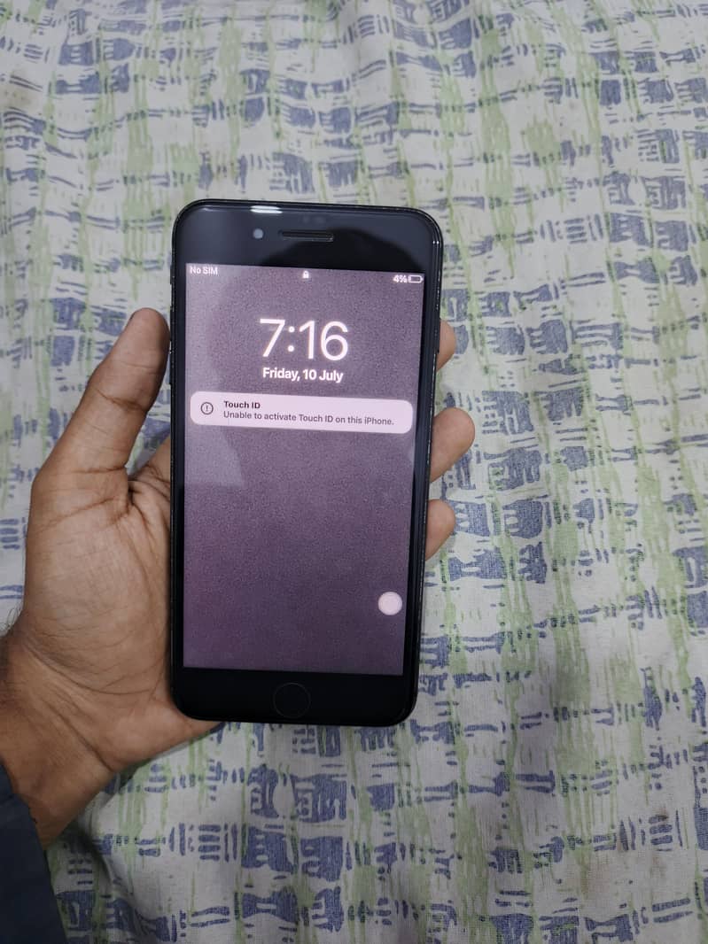 Apple iPhone 7 Plus 5