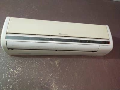 Dawlance 1.5 ton Split in a good condition.