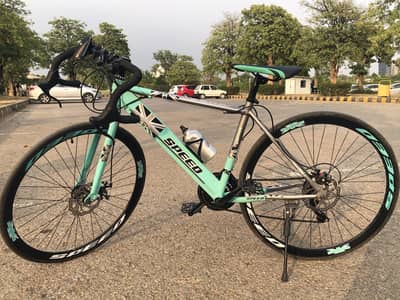 Speed 700C road bike for sale