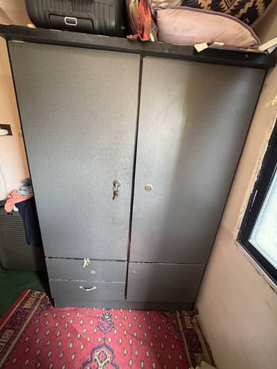 2 Door Wooden Wardrobe with Shelves & Drawers – Good Condition