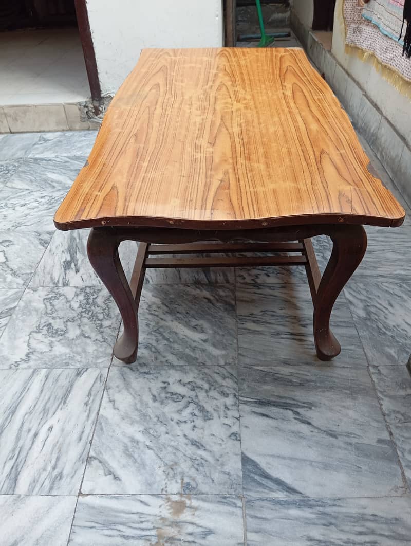 Center table 0