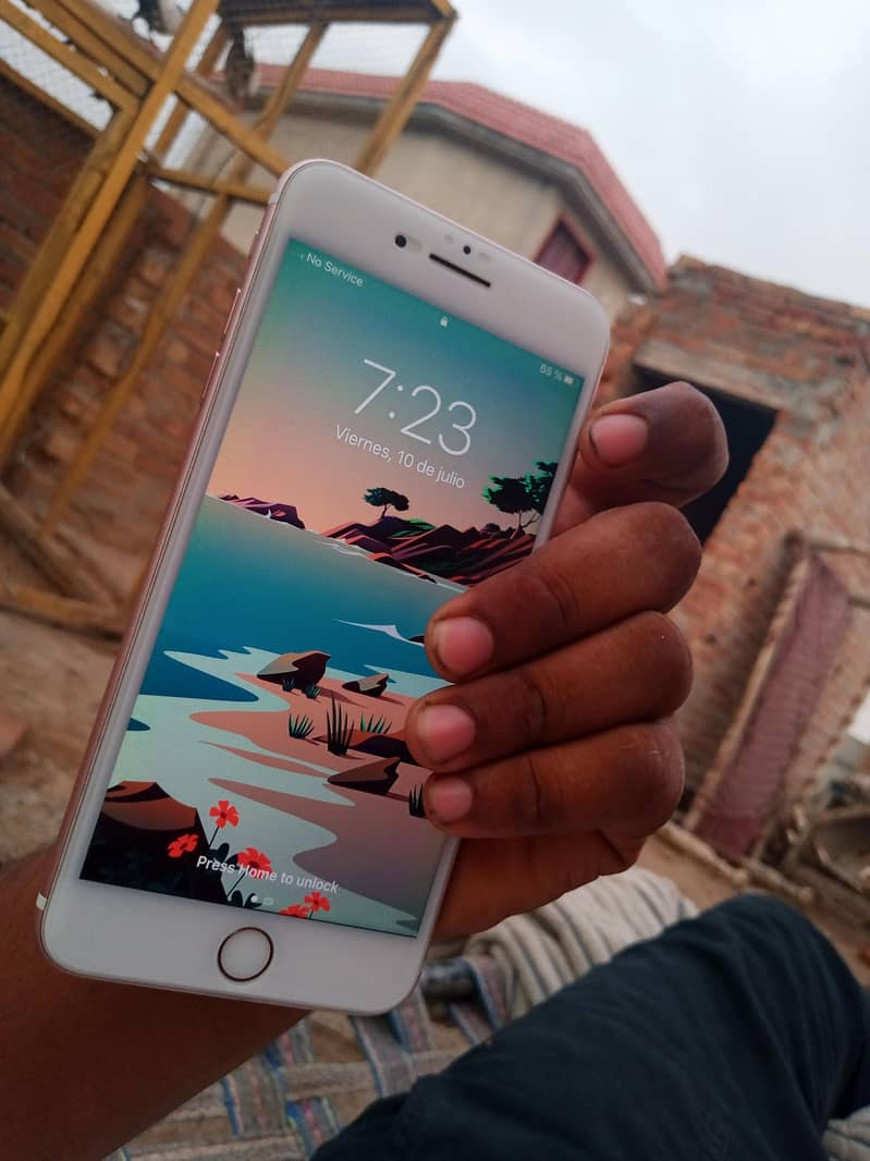 Apple iPhone 7 Plus 2