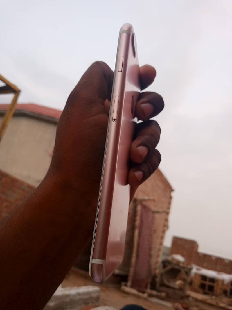 Apple iPhone 7 Plus 3