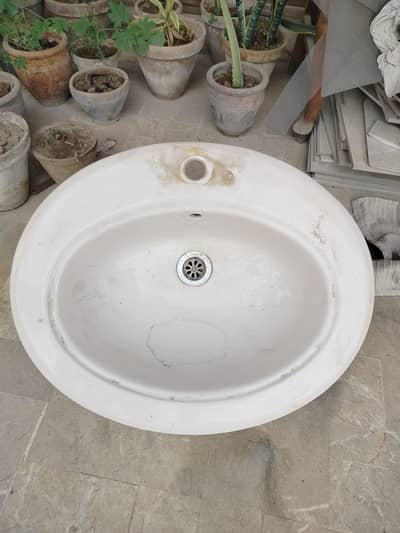 3 counter top basen and 1 comode