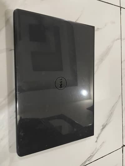 DeLL i5 8th Gen 8Gb ddr4 256Gb SSD with intel graphics UHD