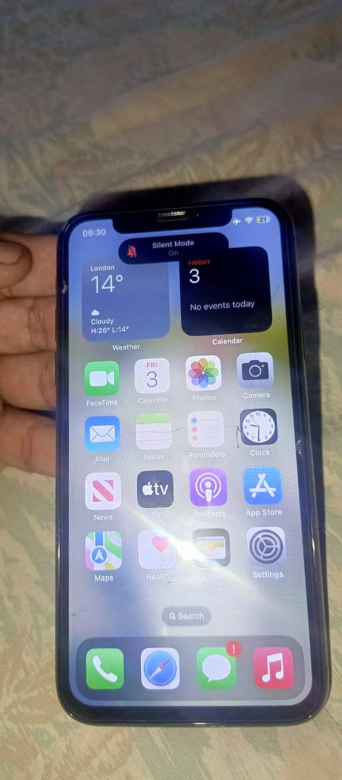 Apple iPhone X 4