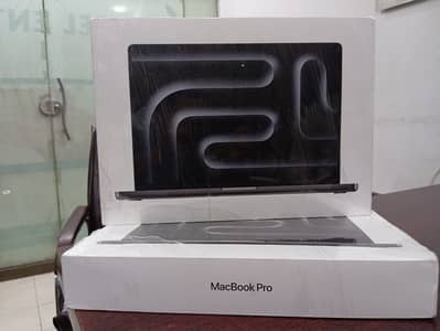NEW MACBOOK PRO M5 PRO 16" 24GB RAM 1TB SSD