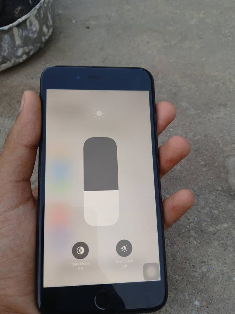 Apple iPhone 7 Plus 3