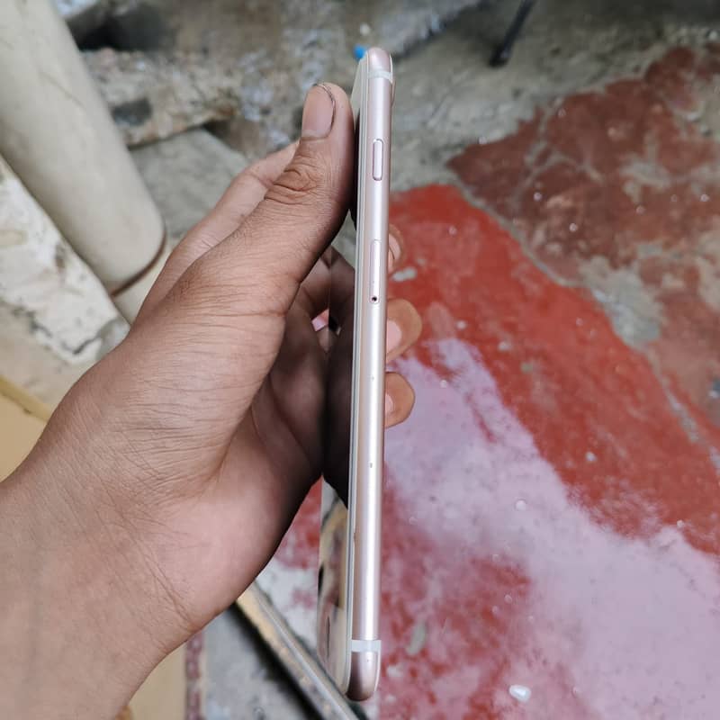 Apple iPhone 7 Plus 2