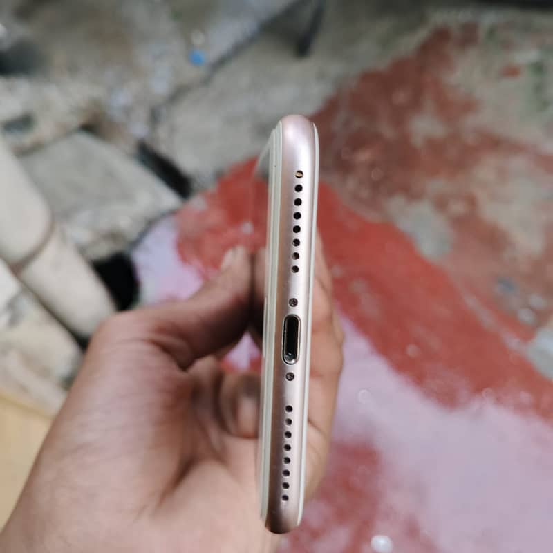Apple iPhone 7 Plus 3