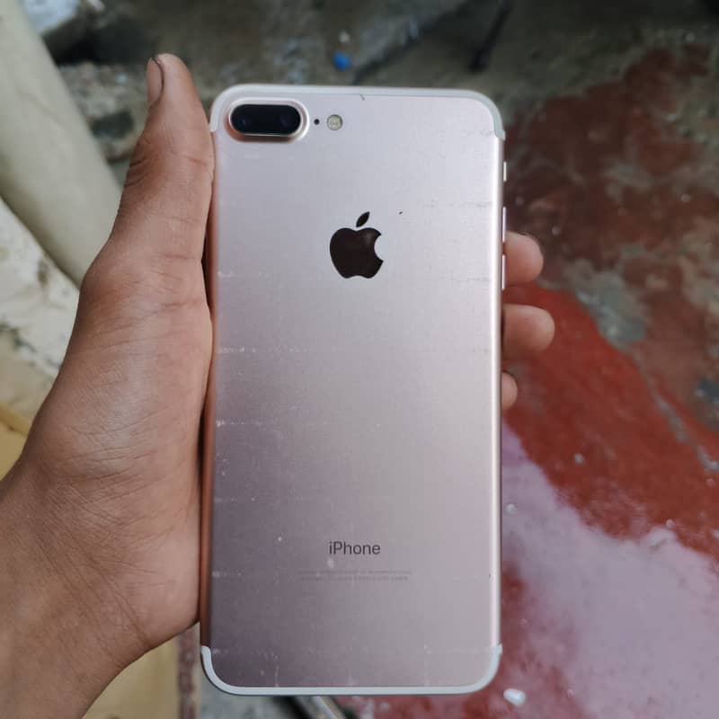 Apple iPhone 7 Plus 4