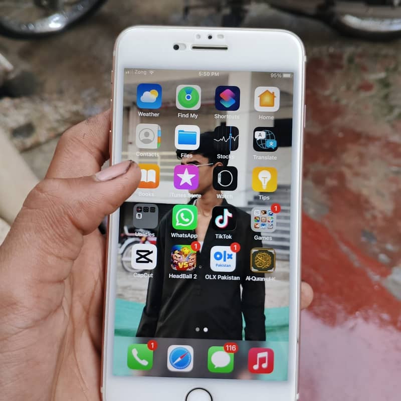 Apple iPhone 7 Plus 5