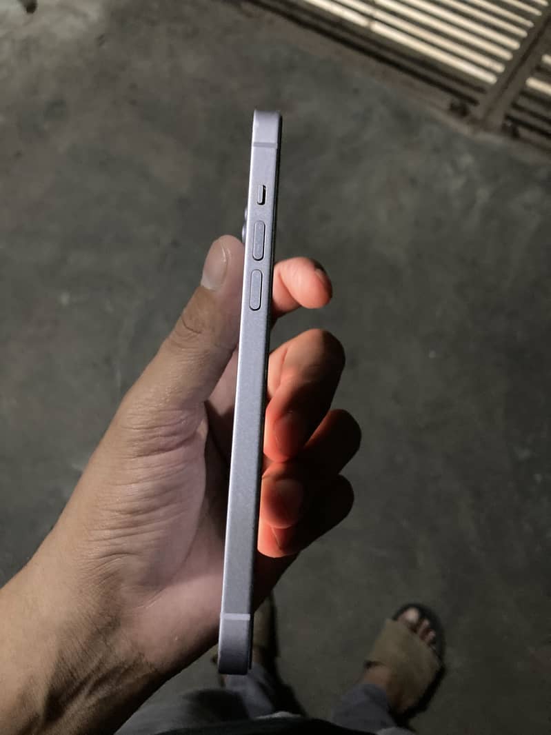 Apple iPhone 14 plus 4
