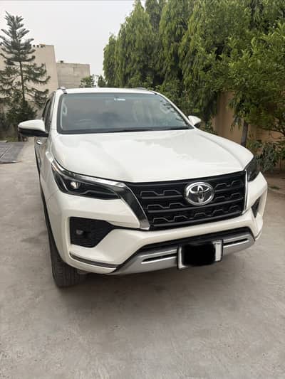 Toyota Fortuner V 2022