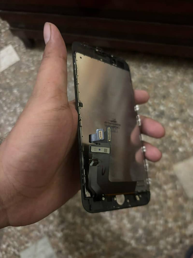 Apple iPhone 8 Plus 1