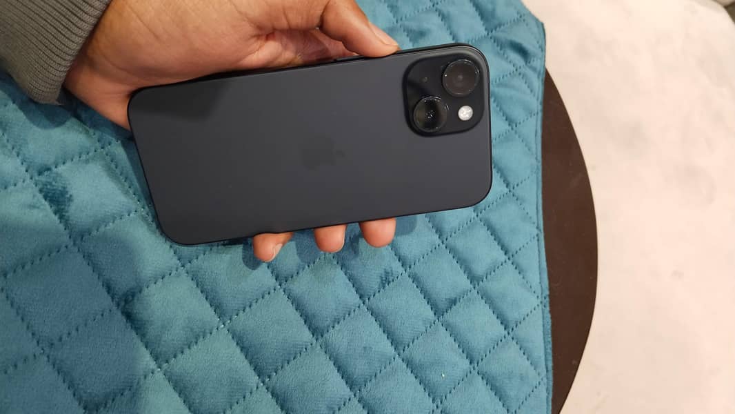 Apple iPhone 15 2