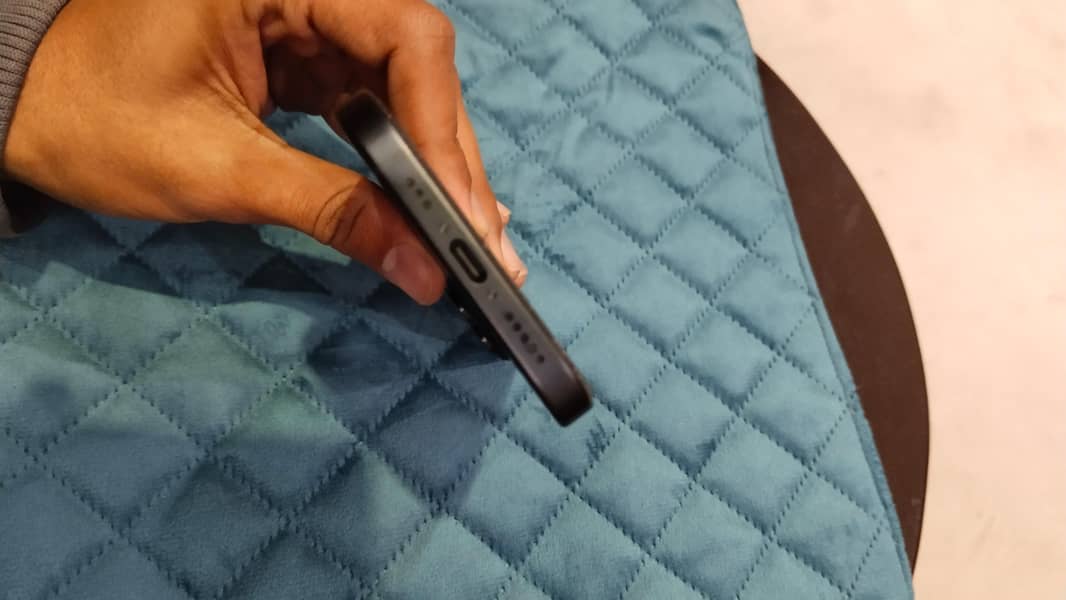 Apple iPhone 15 3