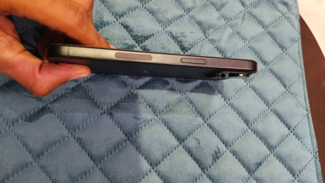 Apple iPhone 15 5