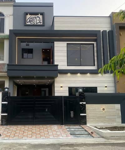 5 MARLA BRAND NEW HOUSE IN PRIME LOCATION OF PHASE 2 NEW LAHORE CITY