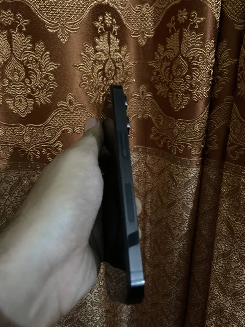 Apple iPhone 14 Pro 2