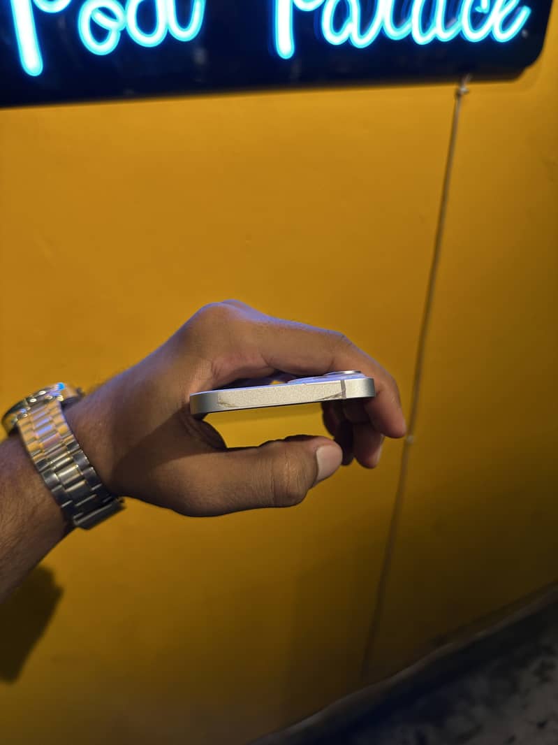 Apple iPhone 14 3