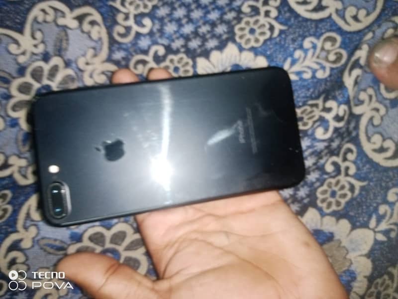 Apple iPhone 7 Plus 1