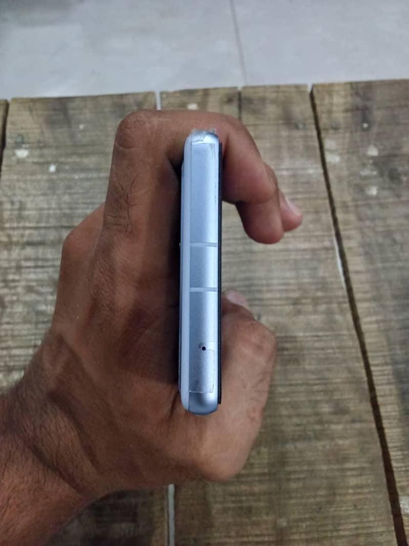 Google Pixel 7a 5