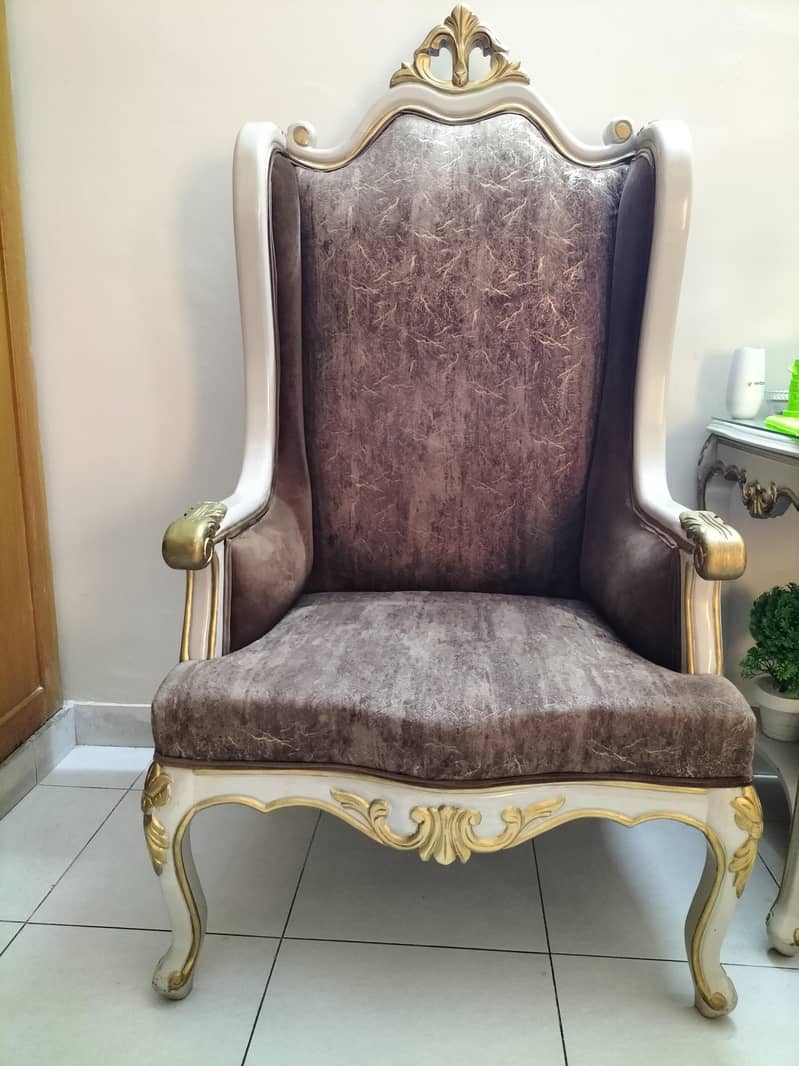 Two sofa chairs with center table 4