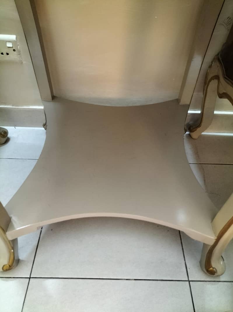 Two sofa chairs with center table 5