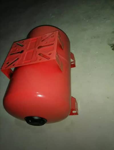 PRESSURE TANK
