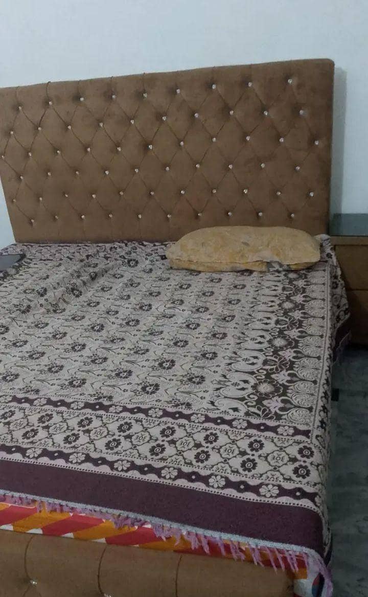 Double bed 0