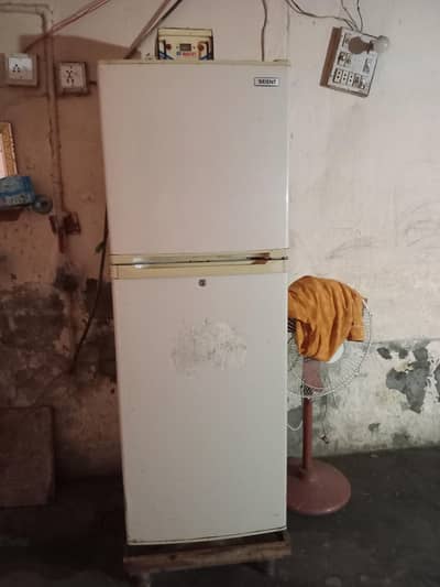 orient refrigerator Colling achi Karti ha 10/7 medium size