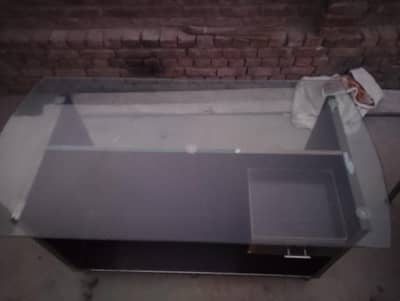 condition fine table for sale