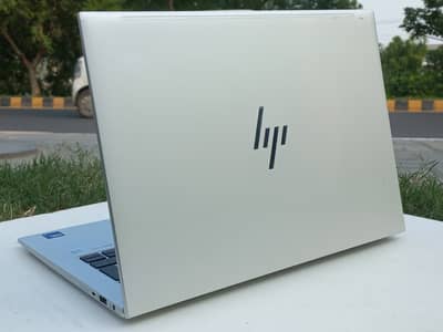 hp elitebook 840 g11 Ultra 5 32gb ram ddr5 Touch screen