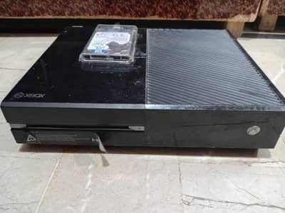 Xbox One Fat 1500GB with two controller clean Condition/ sealed